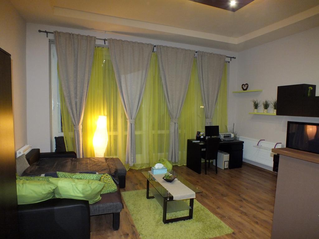 Standard Apartment By Hi5 - Feherhajo Budapest Phòng bức ảnh