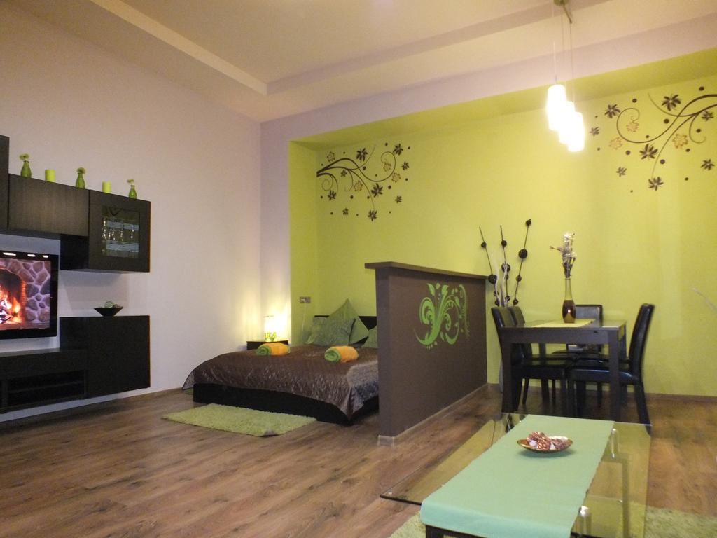 Standard Apartment By Hi5 - Feherhajo Budapest Phòng bức ảnh