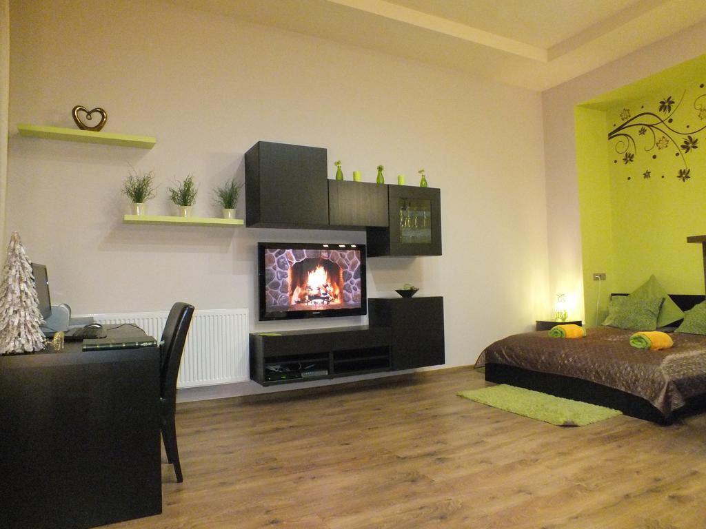 Standard Apartment By Hi5 - Feherhajo Budapest Phòng bức ảnh