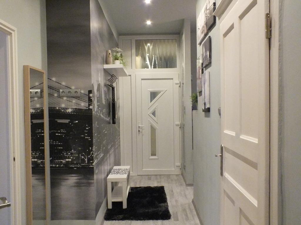 Standard Apartment By Hi5 - Feherhajo Budapest Ngoại thất bức ảnh